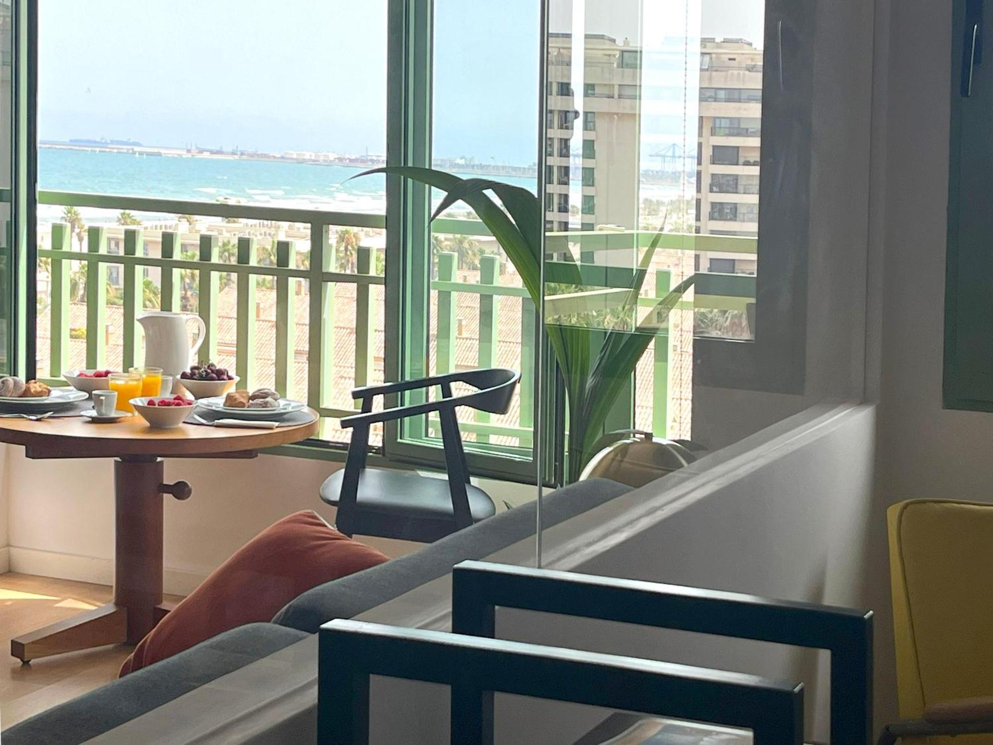 Stylish Well-Connected Beachfront Flat Valencia Bagian luar foto