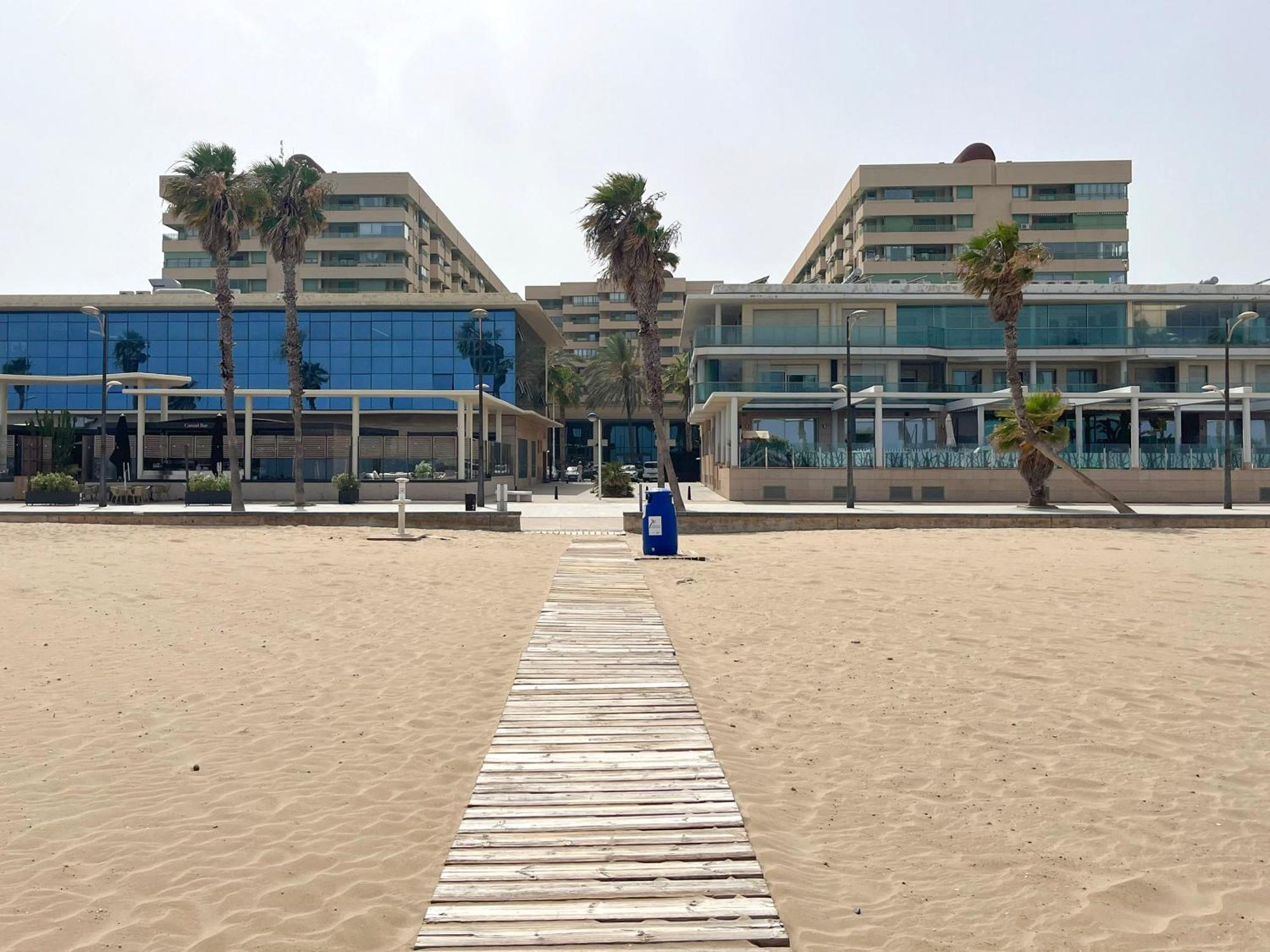 Stylish Well-Connected Beachfront Flat Valencia Bagian luar foto